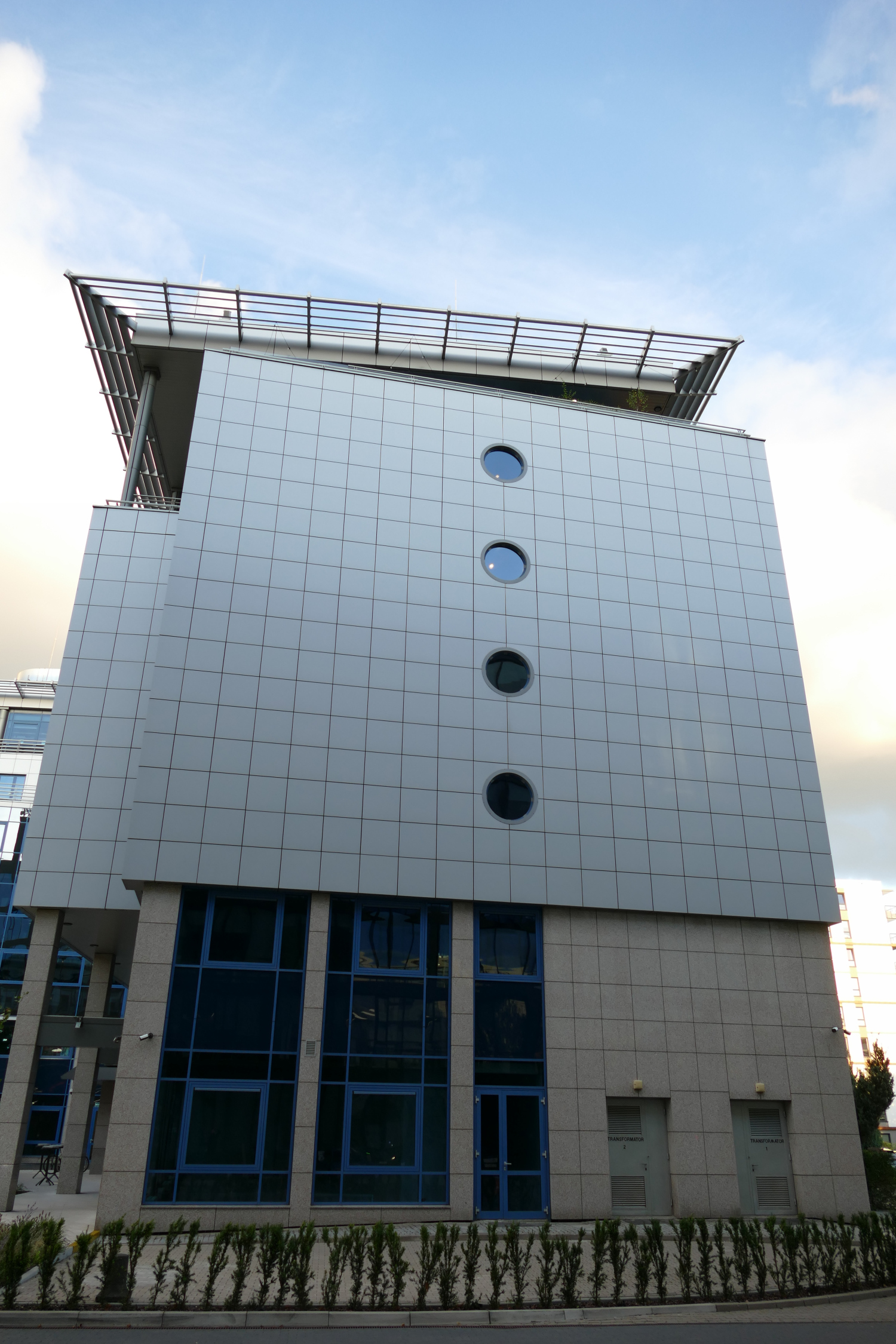 Zdjęcie architektury budynku Siedziba firmy Mostostal (obecnie Adgar Bit)